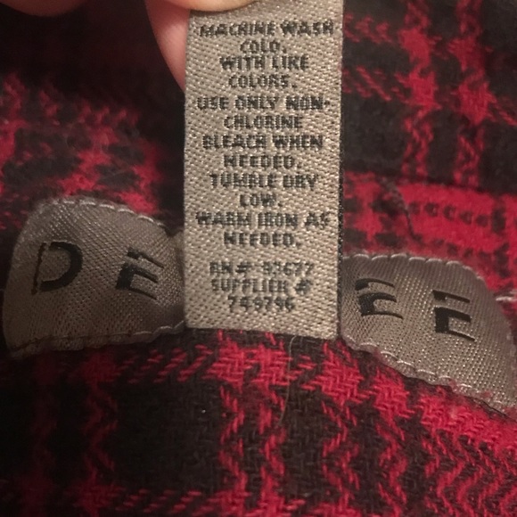 HOST PICK Decree Red Sleeveless Button Front Plaid Muscle Shirt Tank Size XL - Picture 8 of 8